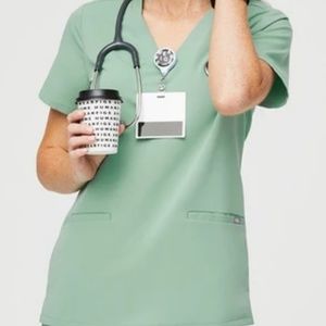 Casma™ Three-Pocket Scrub Top Nursing